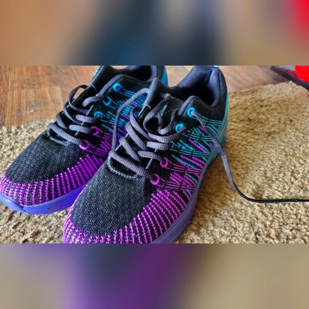 Omega Walk Women's Size 11.5